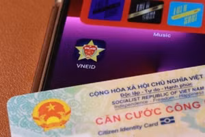 Cảnh báo nguy cơ lộ lọt dữ liệu cá nhân với trào lưu “khoe” ảnh căn cước công dân