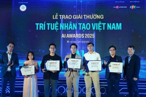 Trao giải cho Top 5 Tài năng AI Việt của AI Awards 2025. (Ảnh: TL)