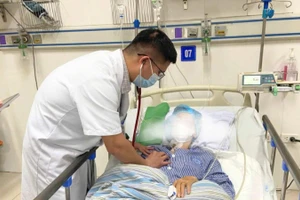 Người bệnh điều trị tại khoa Điều trị tích cực, Bệnh viện Nội tiết Trung ương.