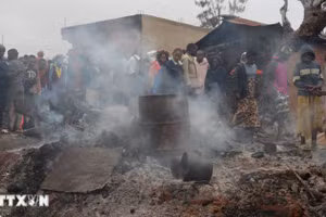 Hiện trường một vụ tấn công tại Beni, tỉnh Bắc Kivu, Cộng hòa Dân chủ Congo. (Ảnh: THX/TTXVN)