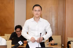 Ông Nguyễn Anh Cương, Phó Cục trưởng Cục Viễn thông (Bộ Khoa học và Công nghệ) phát biểu tại họp báo. (Ảnh: TL)