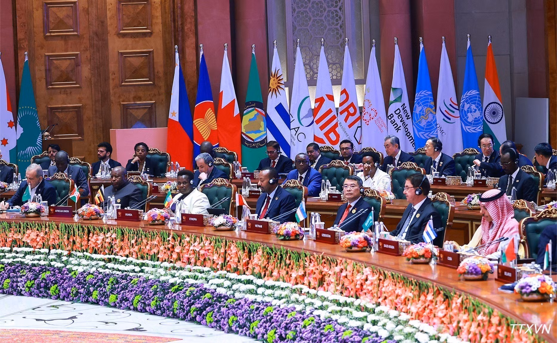 vna-potal-brics-2026-thu-tuong-du-va-phat-bieu-tai-phien-hop-ve-tu-cuong-doi-moi-sang-tao-hop-tac-va-phat-trien-ben-vung-6288.jpg