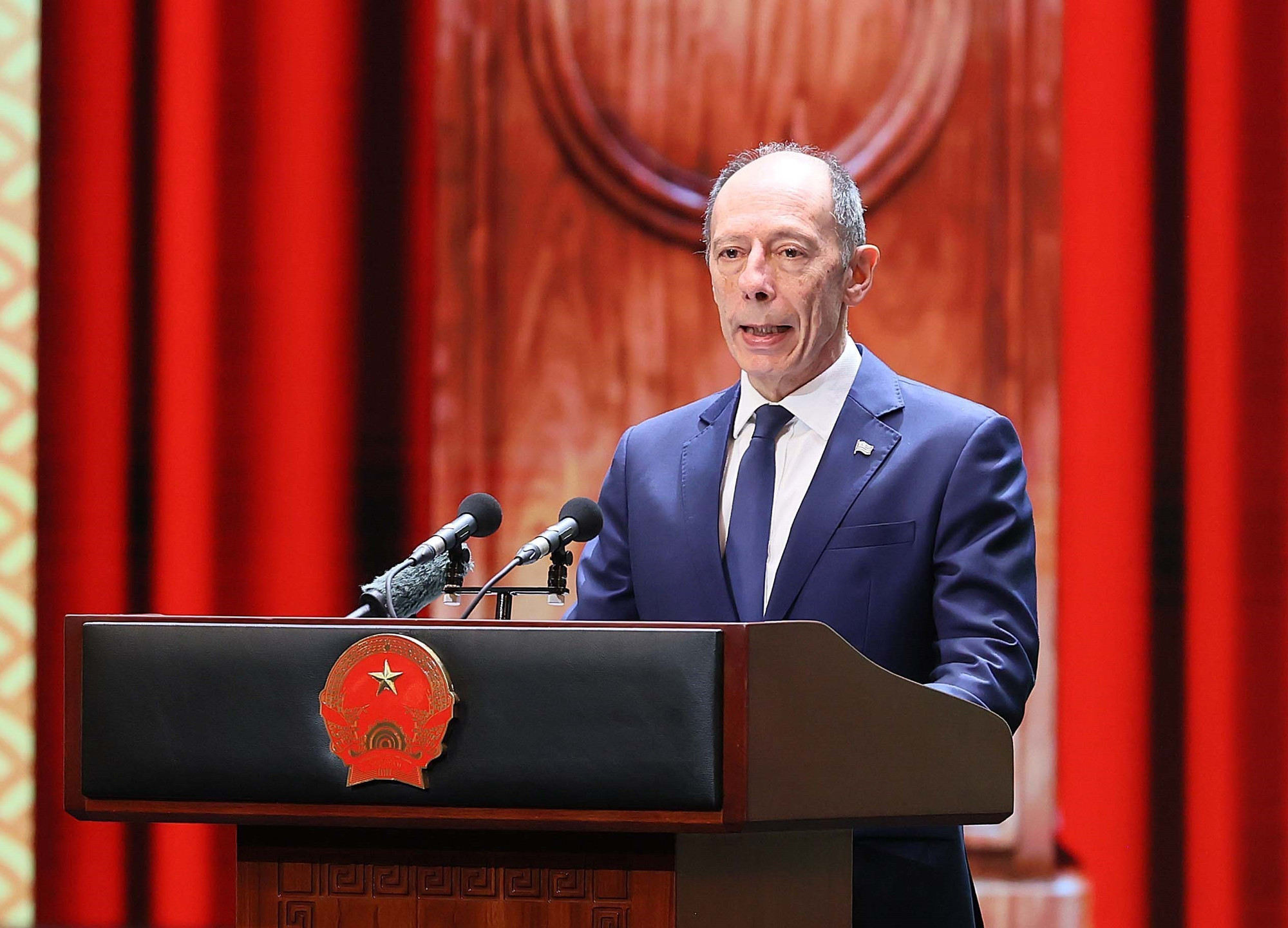 Ng&agrave;i Ra&uacute;l Pollak Giampietro, Đại sứ Uruguay tại Việt Nam, đại diện Đo&agrave;n Ngoại giao ph&aacute;t biểu. Ảnh: TTXVN