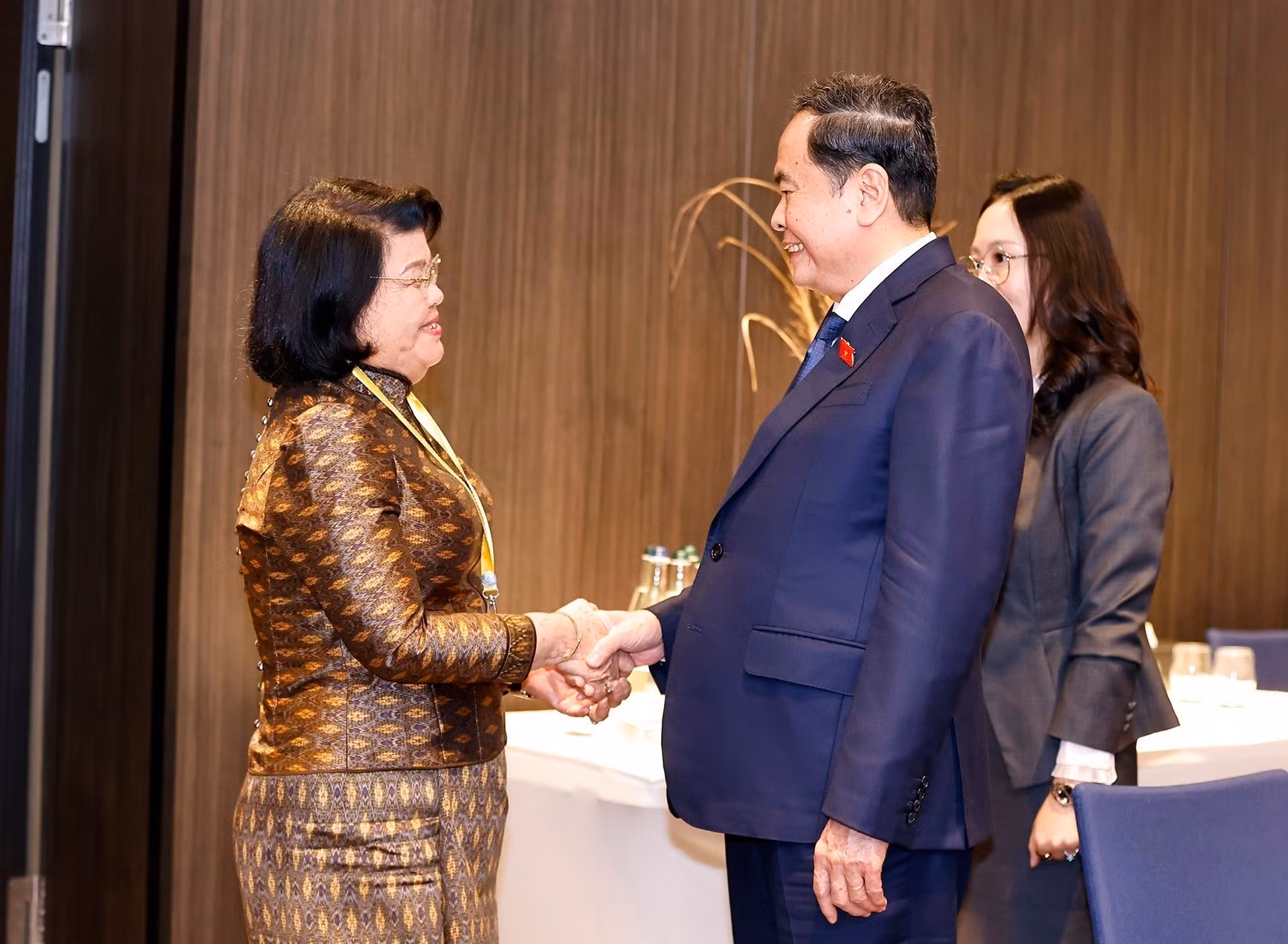 vna-potal-chu-tich-quoc-hoi-tran-thanh-man-hoi-kien-chu-tich-quoc-hoi-campuchia-8178568.jpg