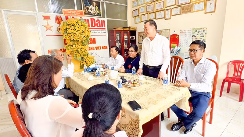 anh-2-bao-chi.jpg