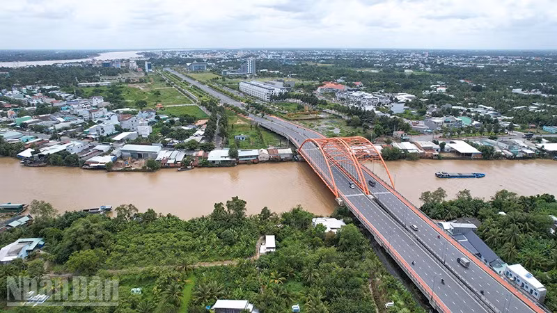 ndo_bl_anh-3-vinh-long-phat-trien-gan-voi-bao-ve-moi-truong.jpg
