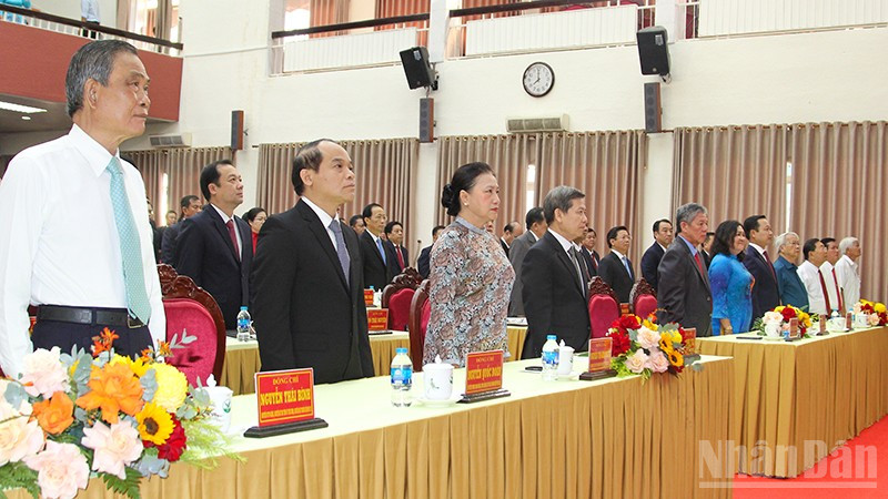 Đại biểu tham gia Lễ công bố nghị quyết, quyết định tại Vĩnh Long, sáng 30/6/2025. ndo_br_anh-2-dai-bieu-du-le-cong-bo.jpg