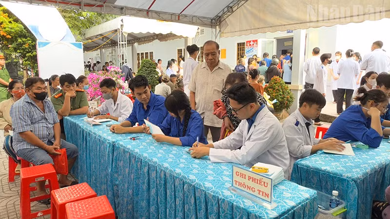 ndo_tr_anh-2-kham-suc-khoe-1.jpg