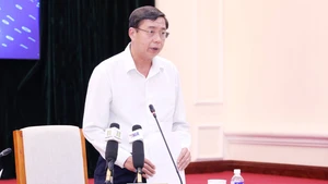 Thiếu tướng Trần Đình Chung, Phó Cục trưởng An ninh chính trị nội bộ (PA03), Bộ Công an, xác minh vụ việc 3 thí sinh gian lận thi cử bằng AI. 