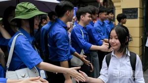 Thí sinh Kỳ thi tuyển sinh vào lớp 10 Hà Nội (Ảnh: THẾ ĐẠI)