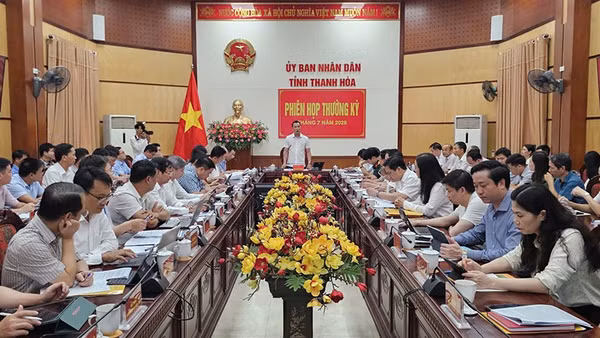 Quang cảnh phiên họp Ủy ban nhân dân tỉnh Thanh Hóa thường kỳ tháng 7. (Ảnh: MAI LUẬN)