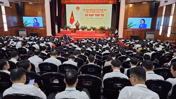 Quang cảnh kỳ họp.