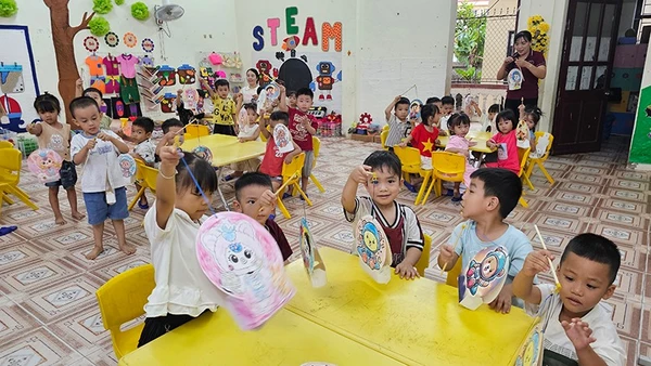 Học sinh mầm non xã Tiên Trang, tỉnh Thanh Hóa trong buổi học tập