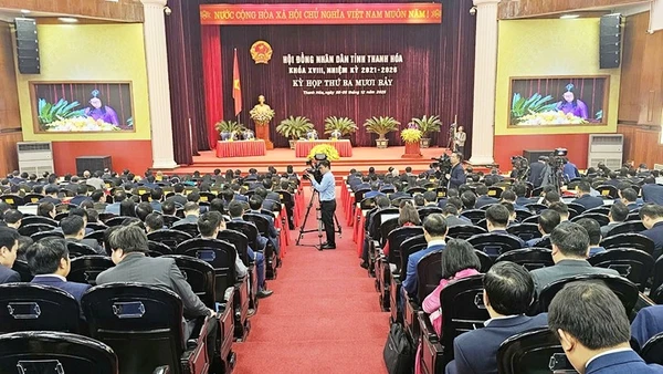 Quang cảnh kỳ họp.