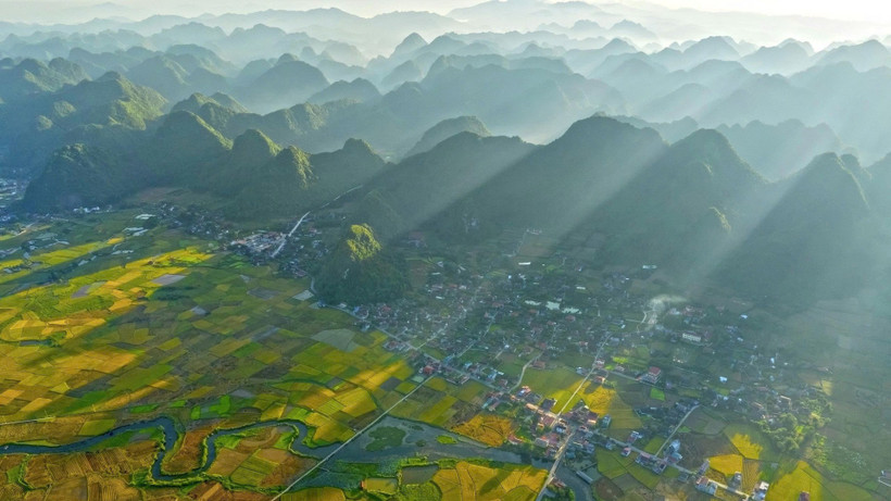 Tác phẩm: Mùa vàng, tác giả: Dương Doãn Tuấn, Giải A Giải thưởng Văn học nghệ thuật tỉnh Lạng Sơn lần thứ I, năm 2025.