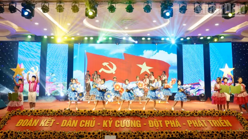 Hội nghị Biểu dương điển hình tiên tiến ngành Giáo dục và Đào tạo tỉnh Lạng Sơn giai đoạn 2020-2025.