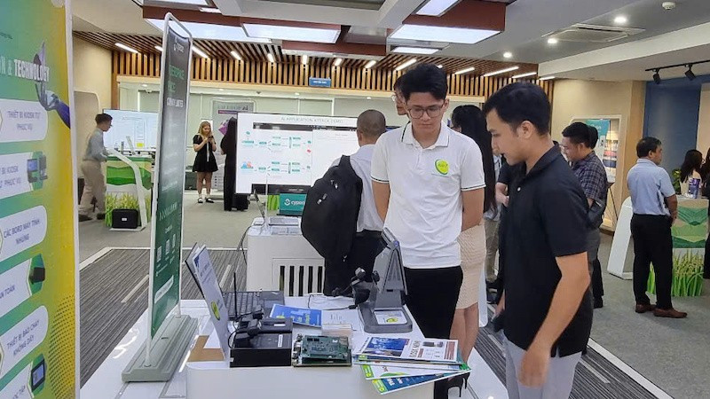 Doanh nghiệp công nghệ tham gia Triển lãm đổi mới sáng tạo do Trung tâm Đổi mới sáng tạo Quốc gia (NIC) tổ chức tại Hà Nội.