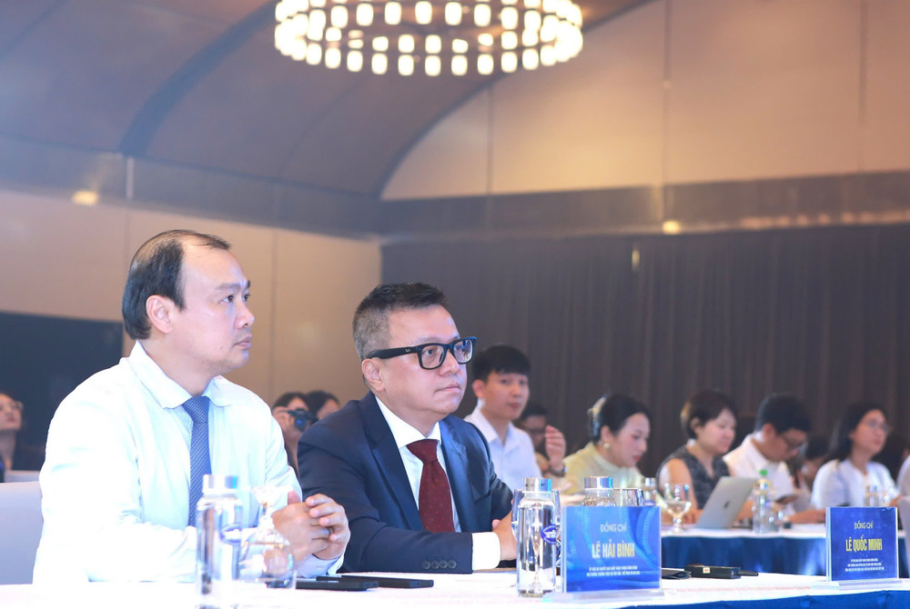 Các đại biểu tham dự sự kiện. z6721221746856-46c112ffb0ad7c50259279aef3dcdf49.jpg