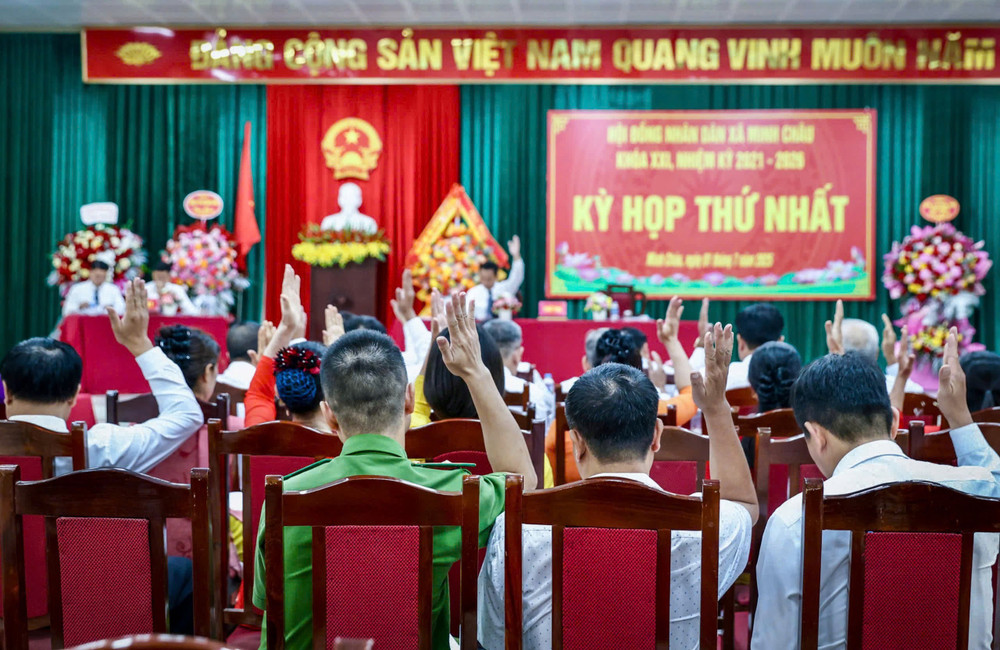 Kỳ họp "khai mở" đã thông qua nhiều nội dung quan trọng liên quan công tác nhân sự cũng như phương hướng phát triển kinh tế-xã hội tại địa phương. z6760536947999-e0413f145514248be3e055d162c8a3ca.jpg