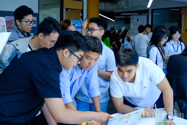 Ngày hội Việc làm 2026 (Career Day 2026) giúp sinh viên có cơ hội kết nối-mở lối tương lai.