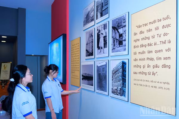 Căn nhà số 5 Châu Văn Liêm. phường Chợ Lớn, Thành phố Hồ Chí Minh đón nhiều đoàn khách đến tham quan, dâng hương.