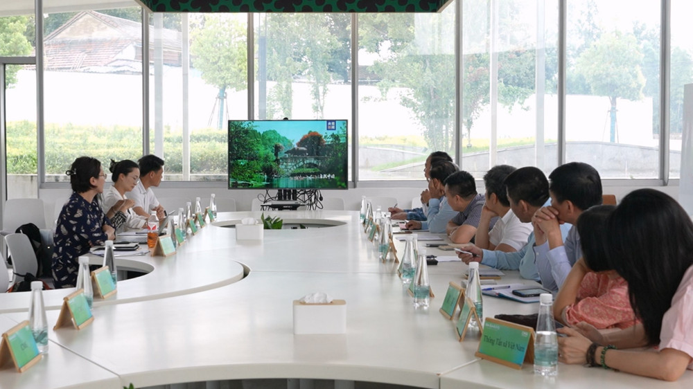 Chuyên gia, học giả hai nước Việt-Trung xem phim tài liệu do Đài Phát thanh-Truyền hình Trung ương Trung Quốc sản xuất. anh-2-2.png