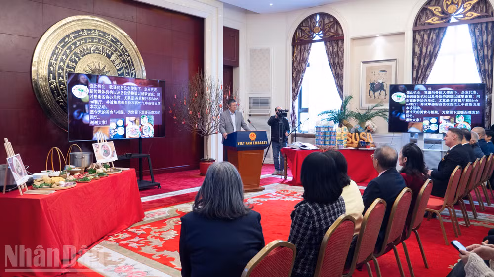 Đại sứ Phạm Thanh Bình phát biểu tại sự kiện “Ngày Phở Việt Nam” tại Bắc Kinh.