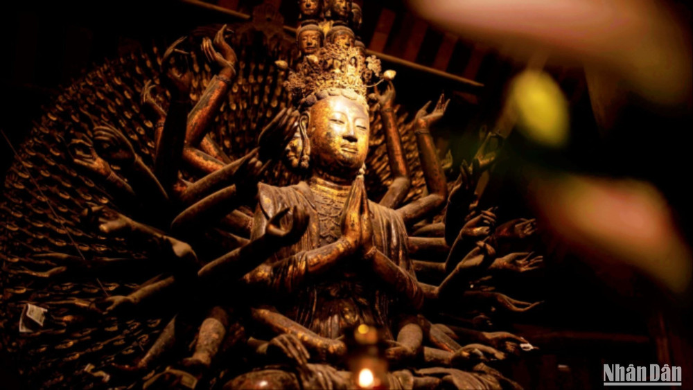 Tượng Phật bà nghìn mắt nghìn tay, một di sản vô giá phản ánh thẩm mỹ và trình độ chế tác thủ công Việt Nam. tuong-phat-2535.jpg