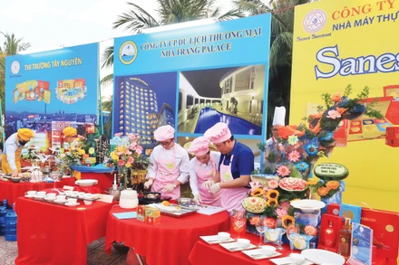 Một góc Lễ hội ẩm thực Yến sào Khánh Hòa.