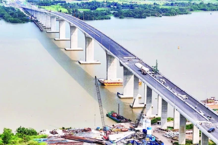 Cầu Nhơn Trạch thuộc Dự án thành phần 1A đưa vào khai thác, giúp việc đi lại giữa Thành phố Hồ Chí Minh và Đồng Nai được rút ngắn.