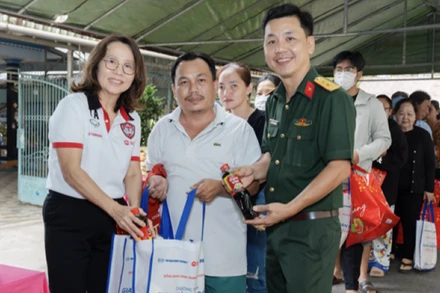 Với tổng kinh phí hỗ trợ từ Tập đoàn SCG trị giá 105 triệu đồng, chương trình mang đến nhu yếu phẩm thiết yếu cho các hộ dân nhân dịp đón Tết Bính Ngọ 2026.