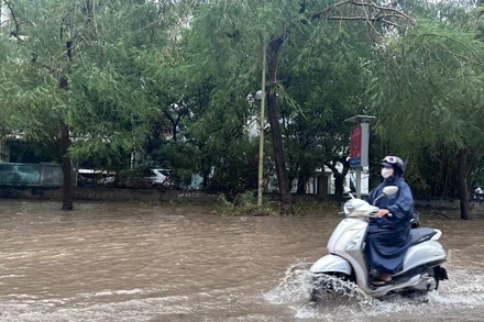 Ngập lụt tại một số khu vực ở Hà Nội sau trận mưa tháng 9/2025. (Ảnh: BÍCH LIÊN)