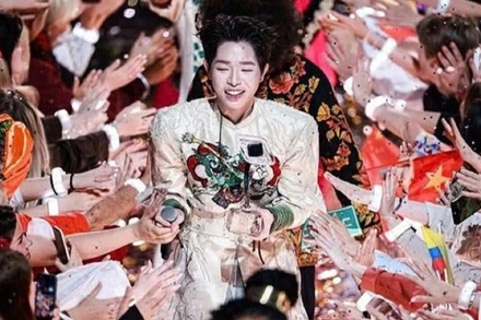 Đức Phúc hạnh phúc trong cuộc thi Intervision 2025 tổ chức tại Nga. (Ảnh Nhân vật cung cấp)