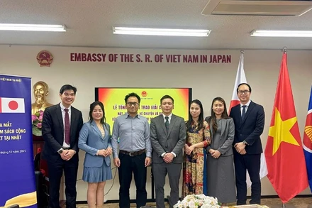 Đại biểu tham dự buổi lễ ra mắt Dự án “Trạm sách cộng đồng người Việt Nam tại Nhật Bản”. (Ảnh: BTC)