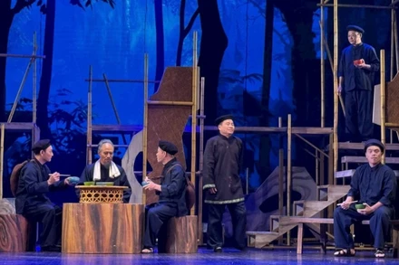 Một cảnh trong vở cải lương “Từ Việt Bắc về Hà Nội”. (Ảnh: ĐÀO ANH)