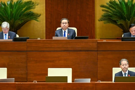 Chủ tịch Quốc hội Trần Thanh Mẫn và các Phó Chủ tịch Quốc hội chủ trì, điều hành phiên họp. (Ảnh: DUY LINH)