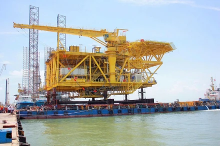 Tổng công ty cổ phần Dịch vụ kỹ thuật dầu khí Việt Nam bàn giao sản phẩm cho khách hàng Hoàng Long JOC tại dự án Tê Giác Trắng.