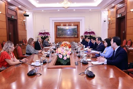 Đồng chí Phan Đình Trạc, Ủy viên Bộ Chính trị, Bí thư Trung ương Đảng, Trưởng Ban Nội chính Trung ương tiếp Đoàn đại biểu cấp cao Đảng Lao động Mexico. (Ảnh: Ban Nội chính Trung ương)