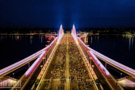 Cầu Nguyễn Hoàng được xây dựng mới với chiều dài cầu khoảng 380m.