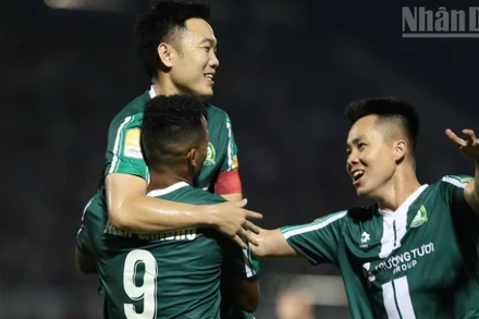 Các cầu thủ Trường Tươi Đồng Nai mừng chiến thắng.