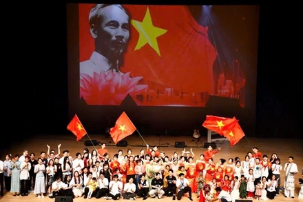 Chương trình nghệ thuật đặc biệt “Tự hào một dải non sông” được tổ chức tại thành phố Higashi Osaka (Nhật Bản).