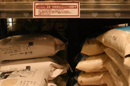 Gạo được bán tại một siêu thị ở Tokyo, Nhật Bản, ngày 21/5/2025. (Ảnh: Xinhua)