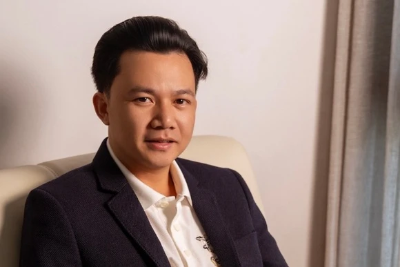 Nhạc sĩ Bá Hùng.