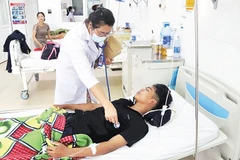 Cán bộ, y, bác sĩ Bệnh viện đa khoa vùng Tây Nguyên mong muốn Sở Y tế tỉnh Đắk Lắk làm tốt công tác động viên, ổn định tư tưởng và tạo môi trường làm việc an toàn để yên tâm chăm sóc sức khỏe cho nhân dân.