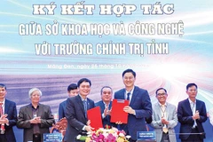 Tỉnh Quảng Ngãi ký kết hợp tác các chương trình đào tạo, chuyển giao công nghệ và chuyển đổi số.
