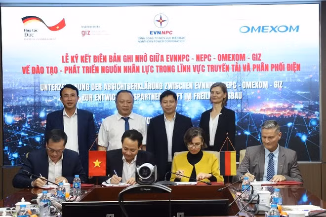 Toàn cảnh lễ ký kết Biên bản ghi nhớ hợp tác (MOU).