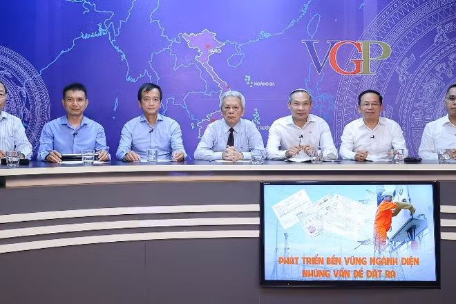 Toàn cảnh Tọa đàm “Phát triển bền vững ngành điện - những vấn đề đặt ra”. (Ảnh VGP)