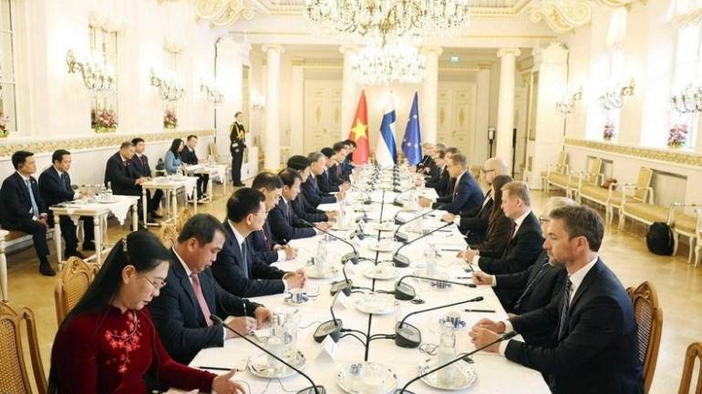 Le secrétaire général To Lam et le président de la République de Finlande Alexander Stubb se sont entretenus. (Photo : VNA) ttxvn-tong-bi-thu-hoi-dam-tong-t-5338.jpg