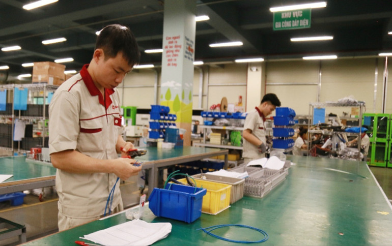 Công nhân Công ty cổ phần chế tạo máy Autotech Việt Nam. img-6706-3428.jpg