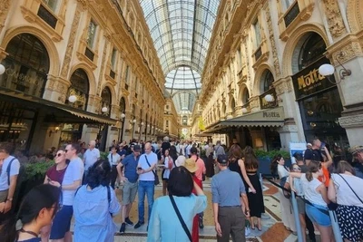 Nằm ở trung tâm châu Âu, Milan là thành phố lớn thứ 2 của Italia và được mệnh danh là kinh đô thời trang lớn bậc nhất thế giới.